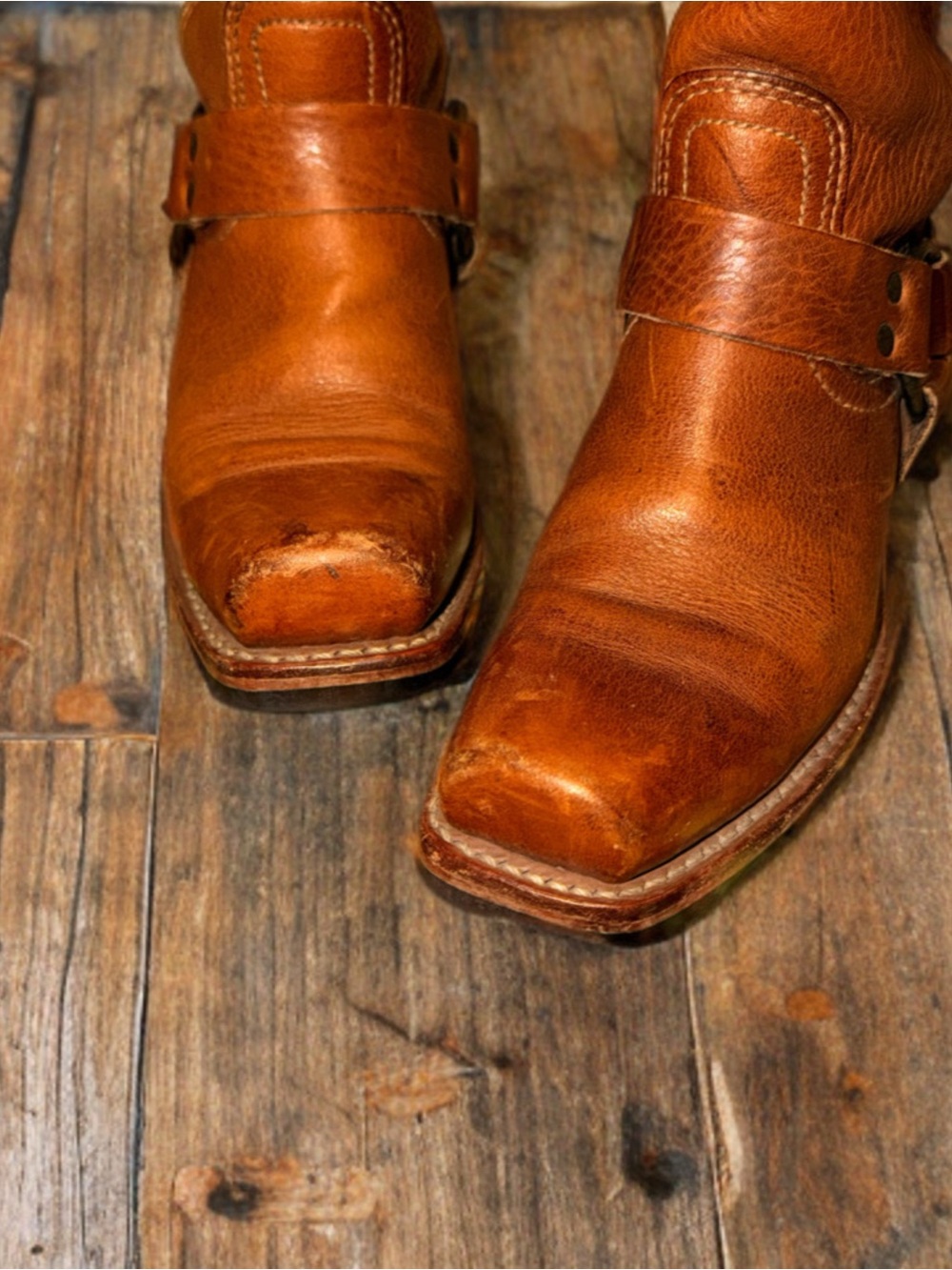 Frye 12R Harness Boot in Cognac Leather with Black Soles, Vintage 2004 - Picture 3 of 16